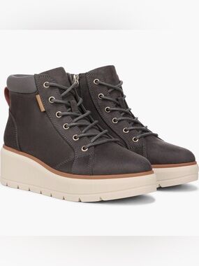 Dr. Scholl’s Women’s Platform Nice Max Alpine Boot (9.5)